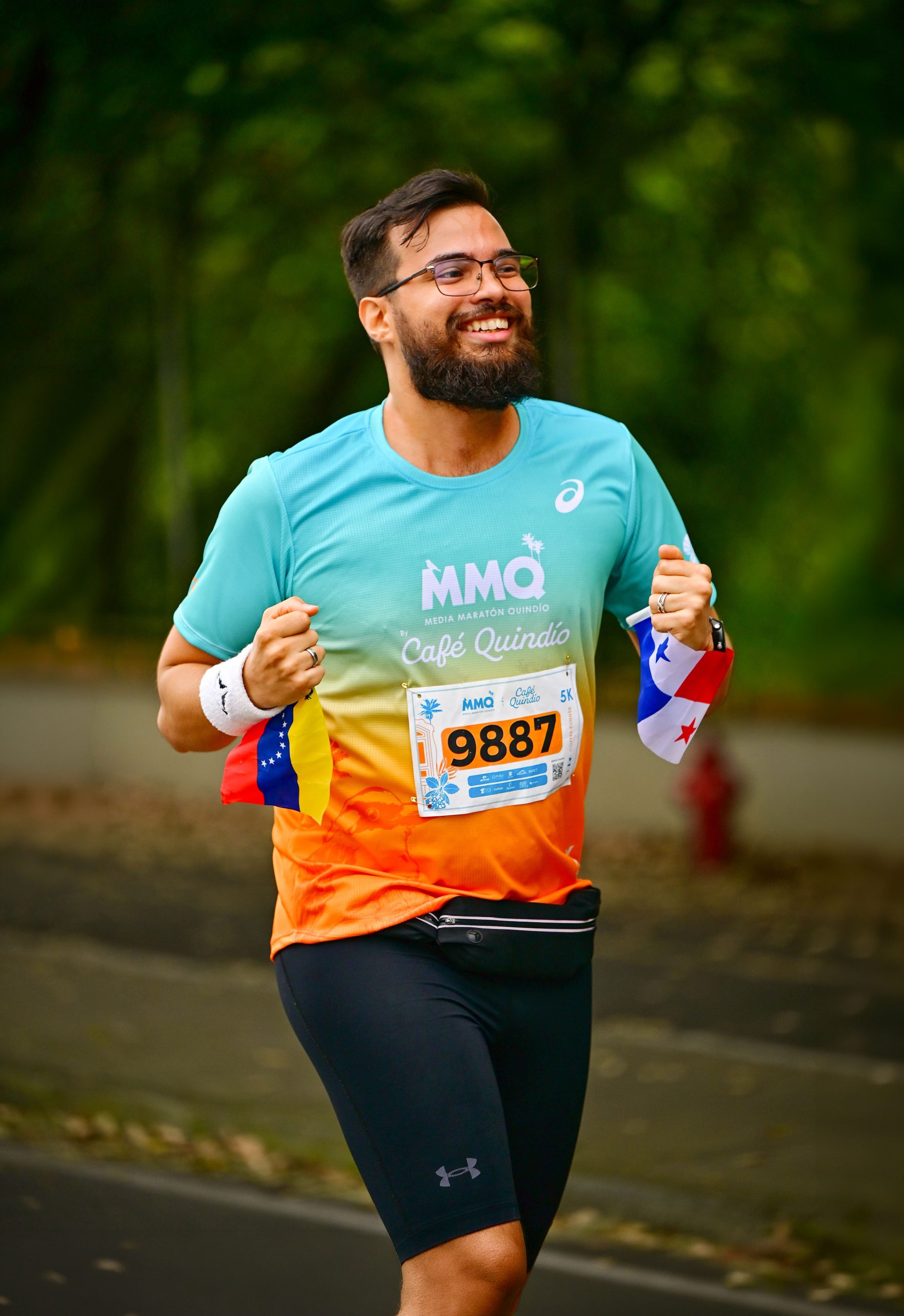 Corredores en la Media Maratón Quindío