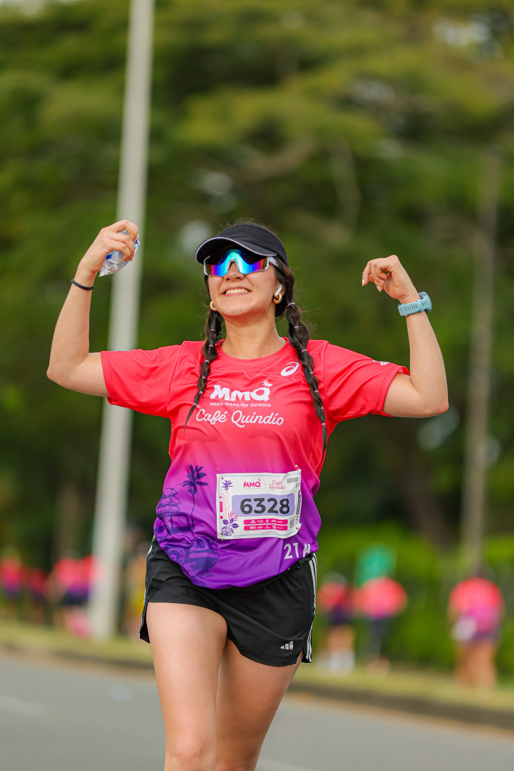 Corredores de la Media Maratón Quindío durante la carrera
